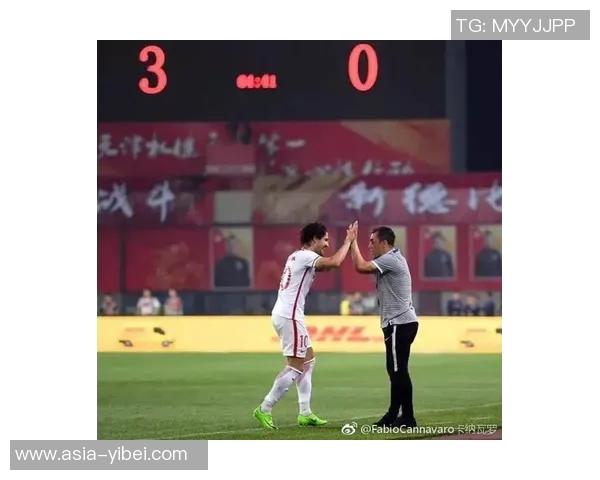 香港足球解说员的精彩瞬间与背后故事揭秘